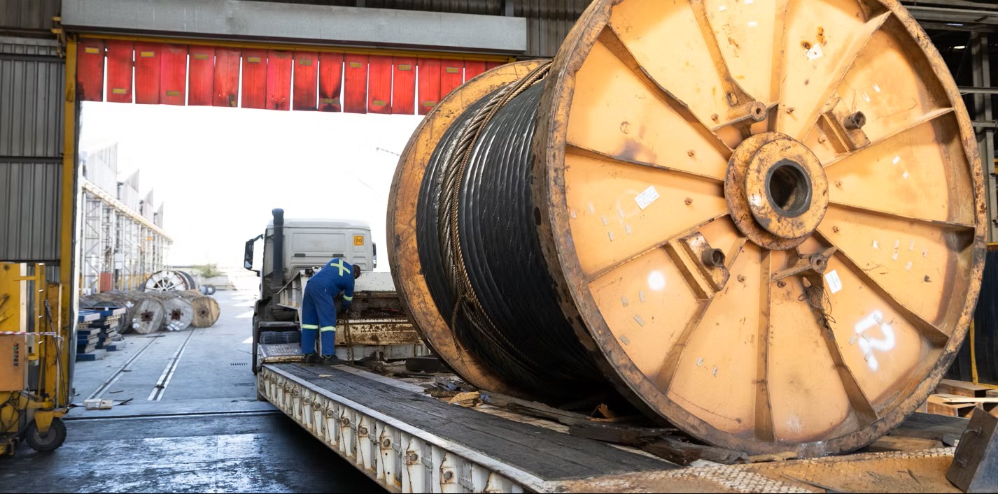 steel wire rope e9c300_8a72b097fd774d2b949060f307882edb~mv2.jpg